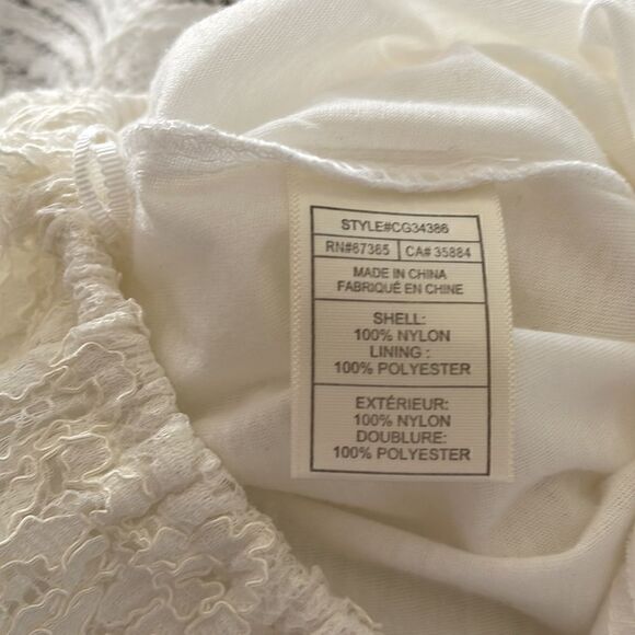 cupcakes & cashmere Cream/White Off-the-Shoulder Lace Top - Picture 16 of 16